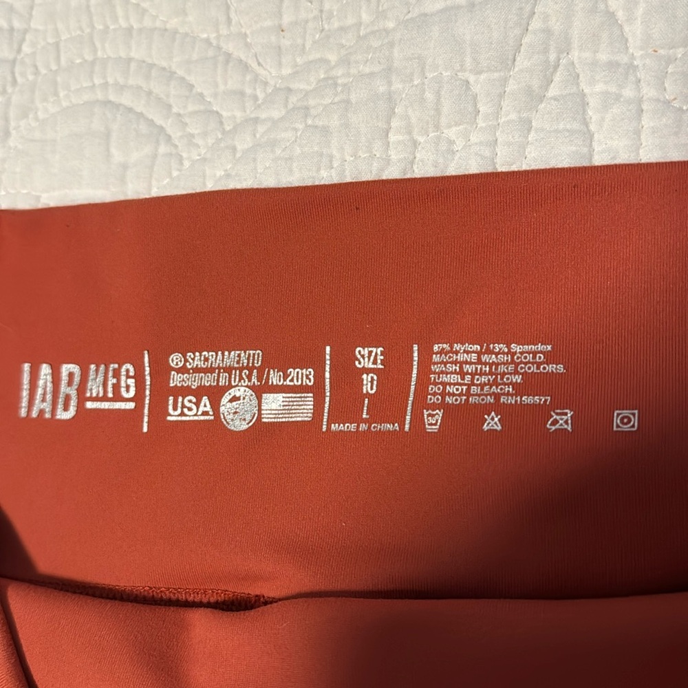 IAB shorts size Large - Picture 3 of 3